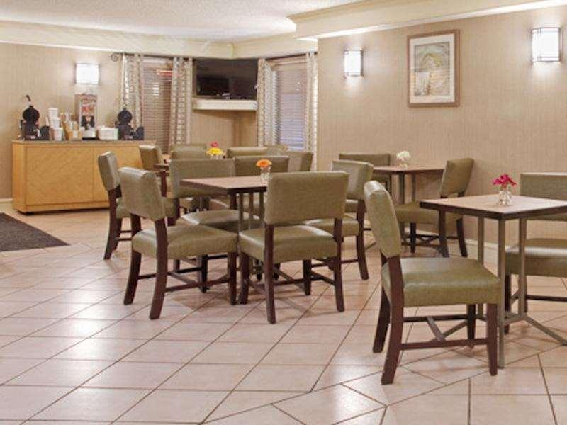 La Quinta Inn By Wyndham Denver Central Restaurant bilde